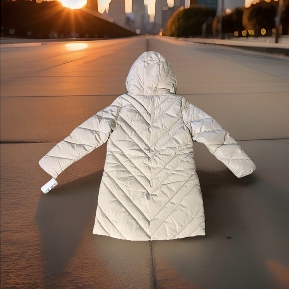 Nine West Women’s Size M Chevron Quilted Puffer Jacket. Cream. New with Tags - Picture 4 of 13